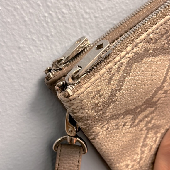 Jewell by Thirty-One Reptile Print Crossbody - Picture 8 of 10